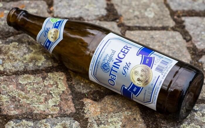 9-cervejas-alemas-que-voce-precisa-beber-oettinger-pils-47-abv