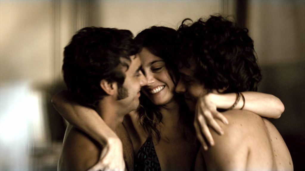 Ménage à trois: mate a curiosidade sobre como funciona o sexo a três